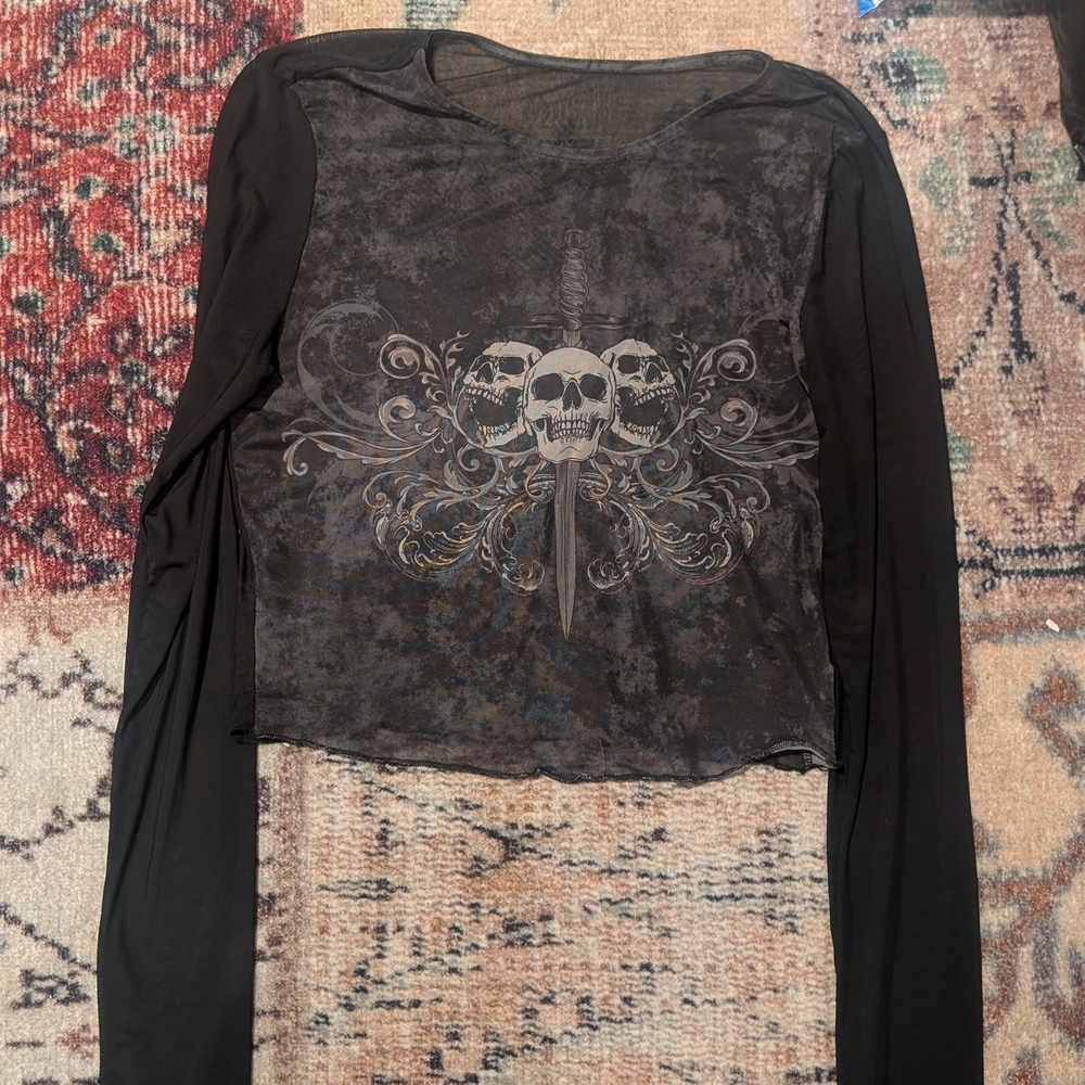 Black Skull Graphic Long Sleeve Top
